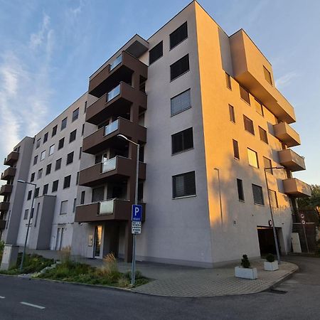 Jack'S Apartment Trenčín Esterno foto